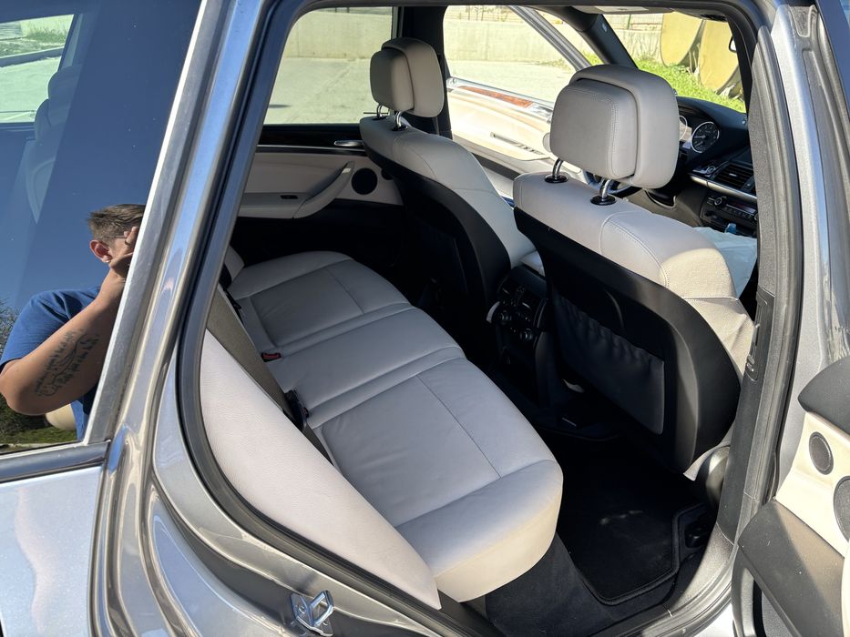 BMW X5 50i Drive