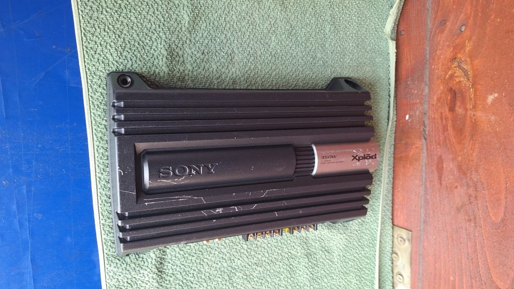 Oferta 170 lei Amplificator Sony ,alpine kicker