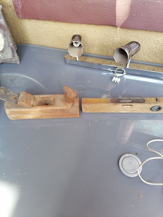 Rindea și nivela lemn, nefolosite