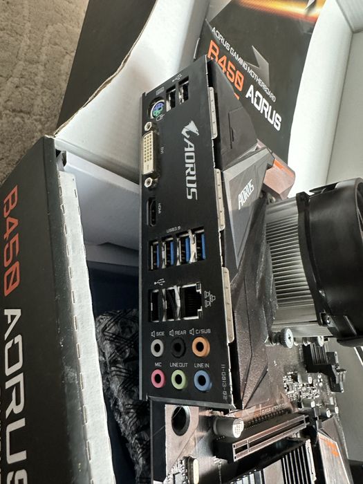 Дънна платка b450m-aorus elite + процесор r5 2600x