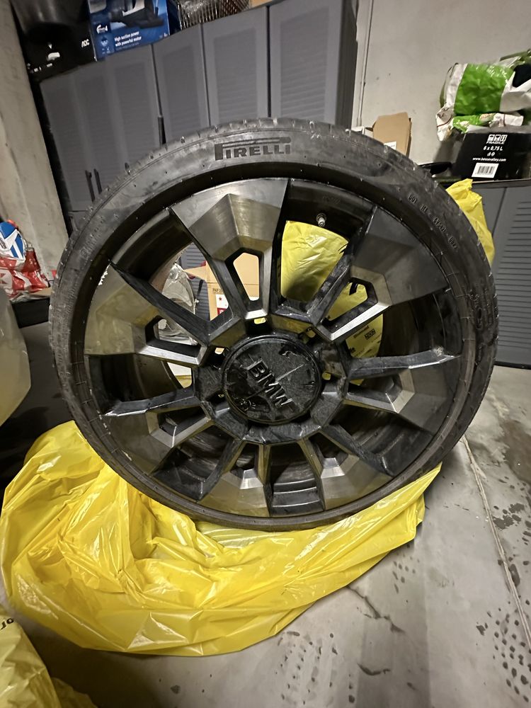 4бр летни гуми с джанти 23’’ за BMW XM. 2бр 315/30/23 и 2бр 275/35/23