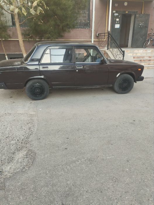 Jiguli 2107  holati ideal srochna sotiladi