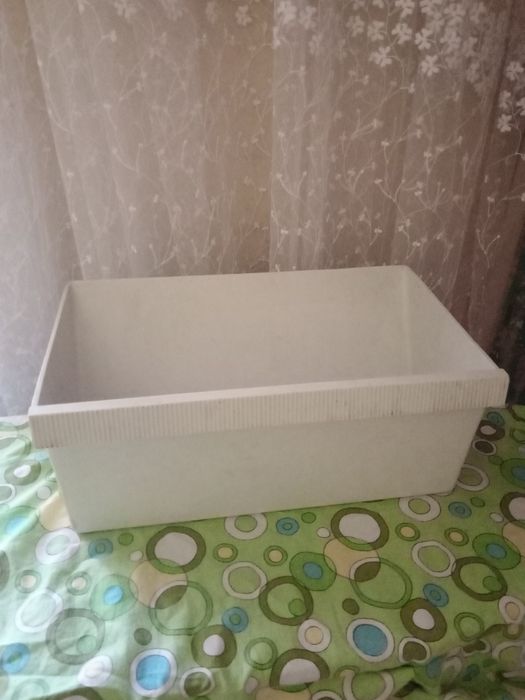 Ёмкость , полка для холодильника .