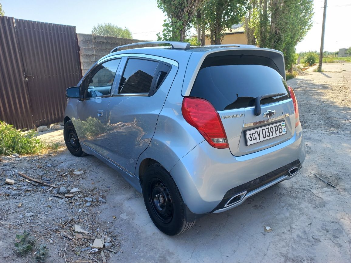 Chevrolet spark 2015