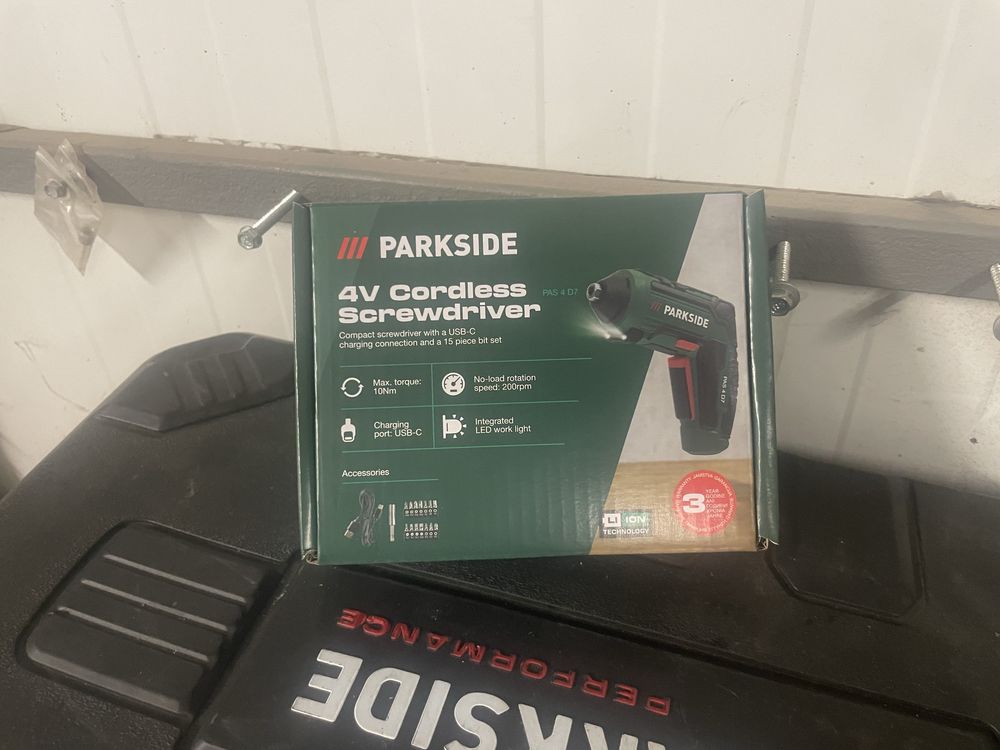 Акумулаторна отверка Parkside 4V