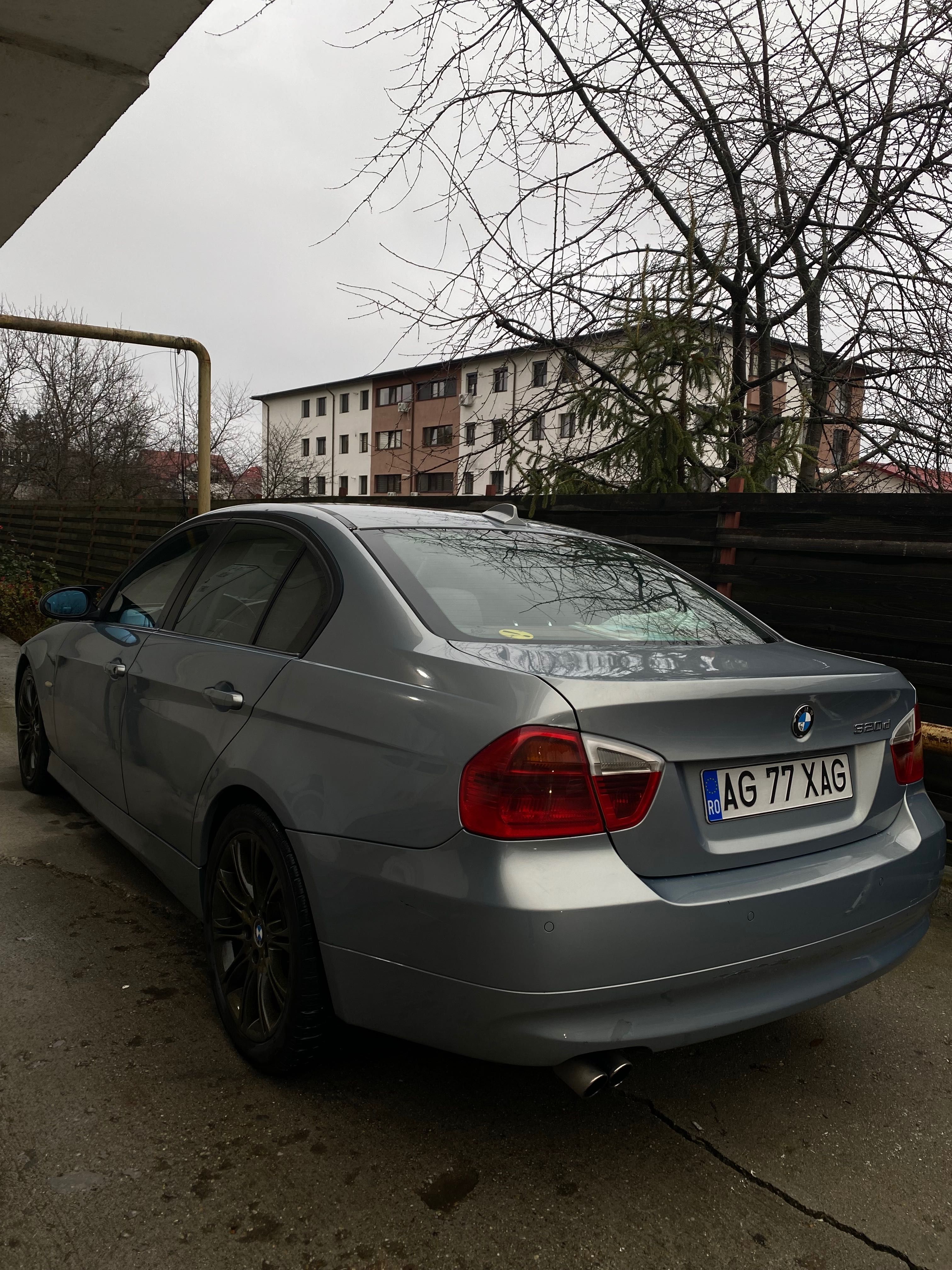 Vând BMW E90 seria 3 , 320D