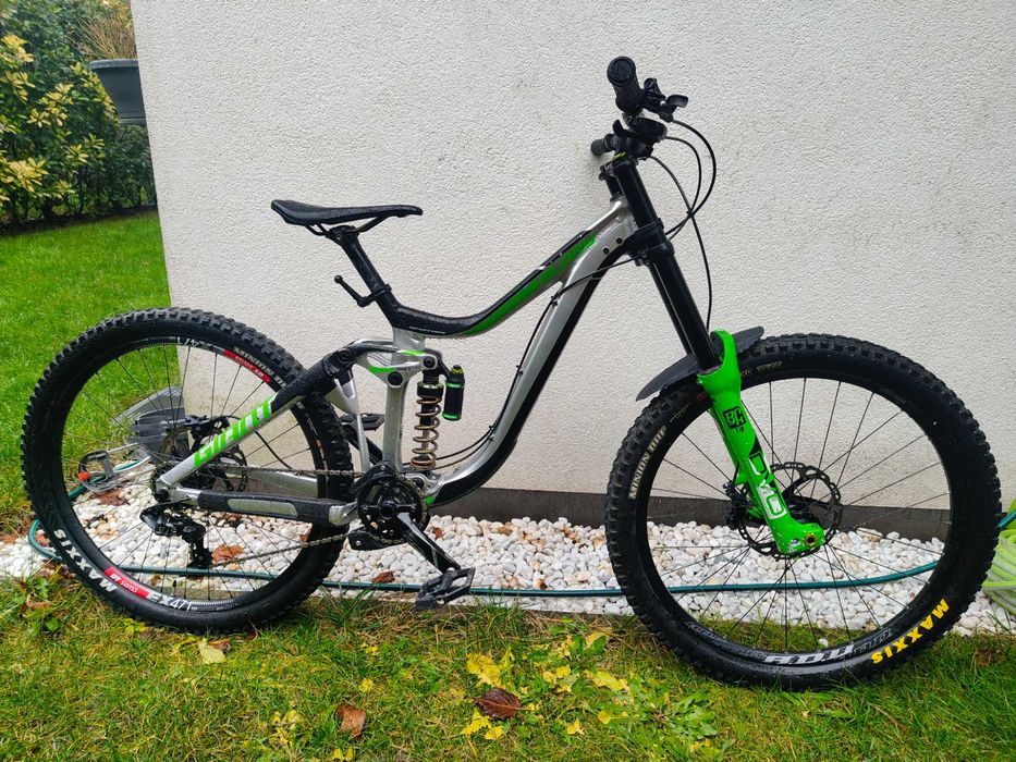 DH bikes, Giant Glory