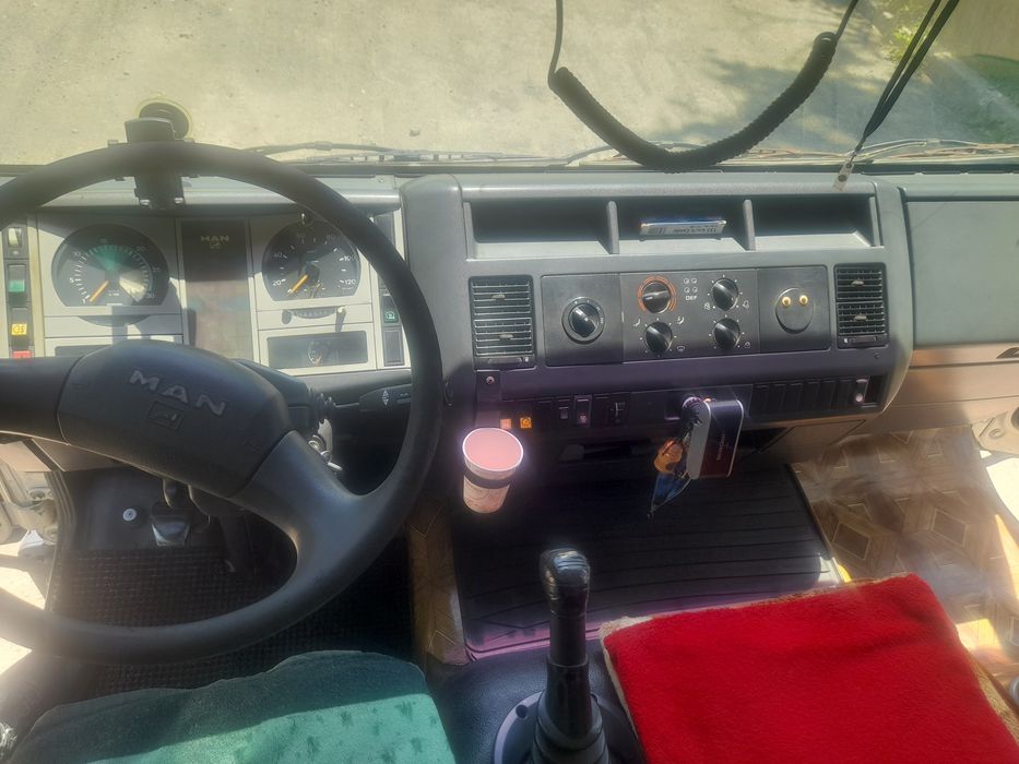 VÂND >< SCHIMB. Man LE.12.180 Baculabilă  12 TONE-Iveco- Atego-Volvo