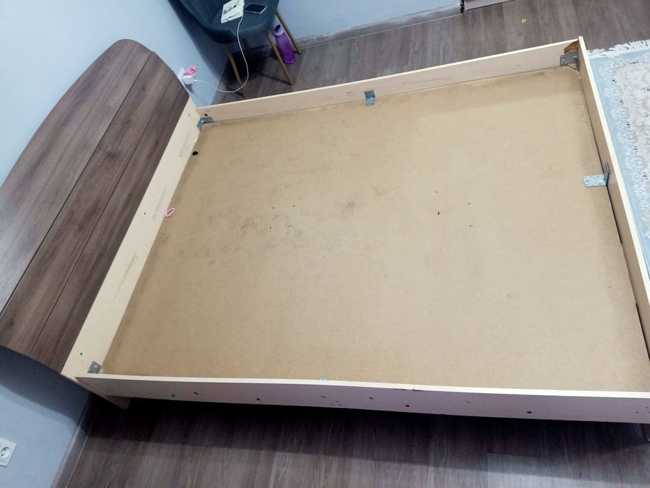 Продам двухспальную кровать 160*200