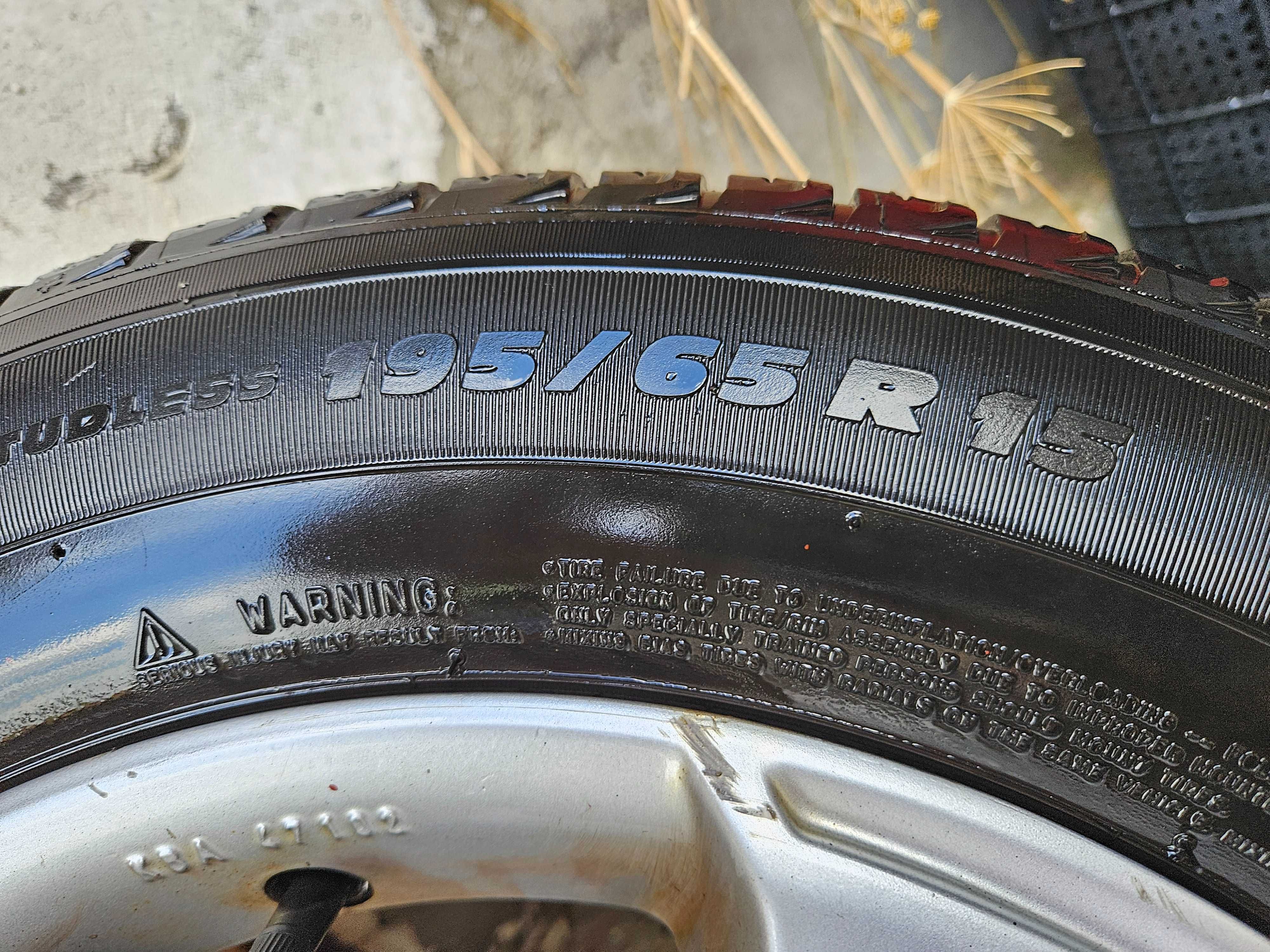 Летни джанти и гуми 195/65R15