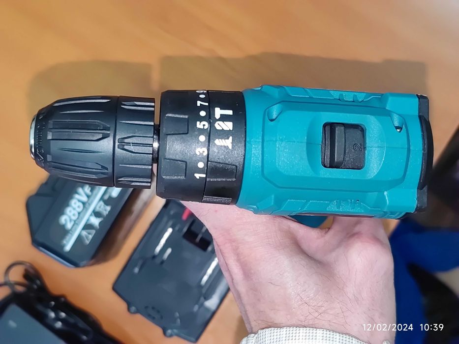 MUSTOOL Filetanta puternica brushless, cu percutie, 1 acum+incarcator