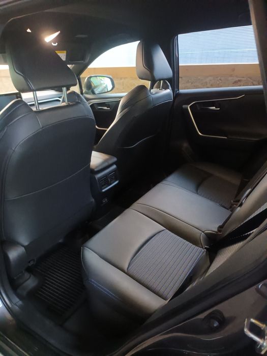 Vând Toyota Rav 4Hibrid