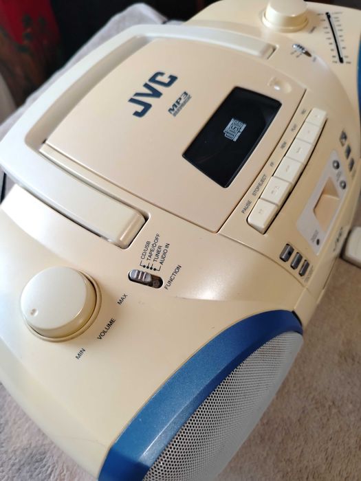 Radio casetofon MP3 jvc