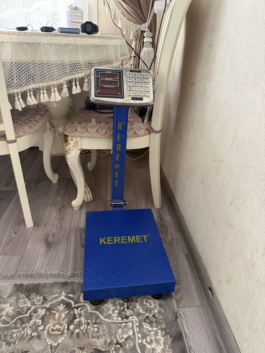 Весы керемет до 200 кг работают от зарядки .