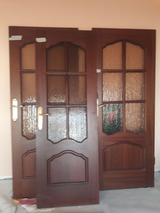 Продам двери. Дерево