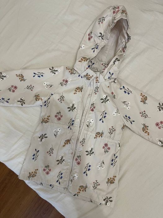 Детско палтенце H&M, размер 92 (за 1,5–2 години).