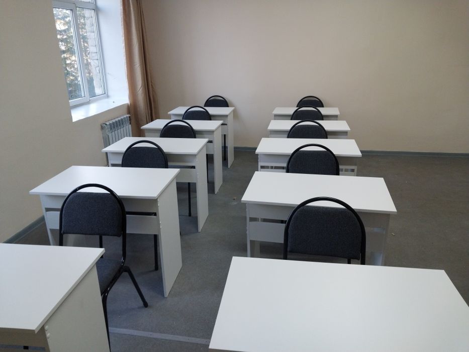 Парты, стол, стулья
