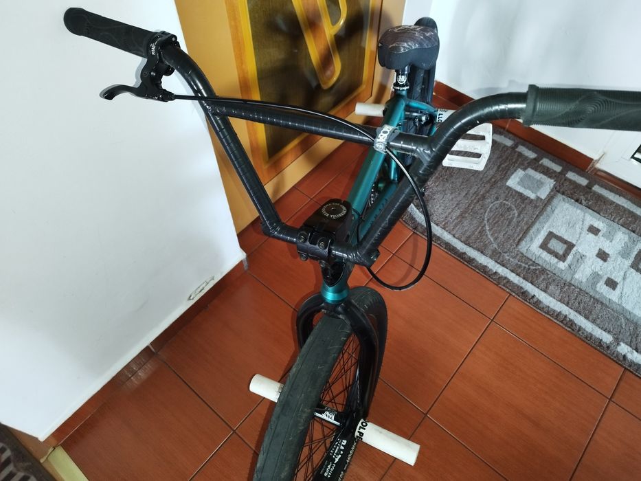 Vând BMX Subrosa