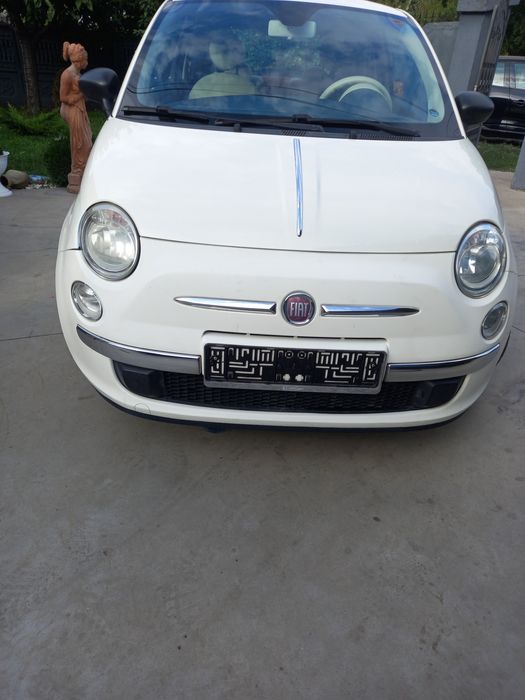 Vând Fiat 500 an 2012