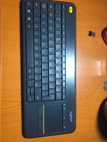 Tastatura logitech K400+