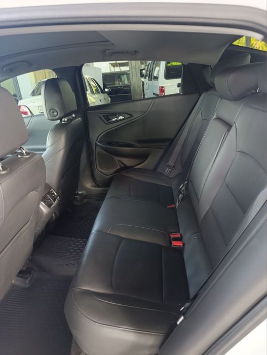 Malibu 2  2.4 sotiladi