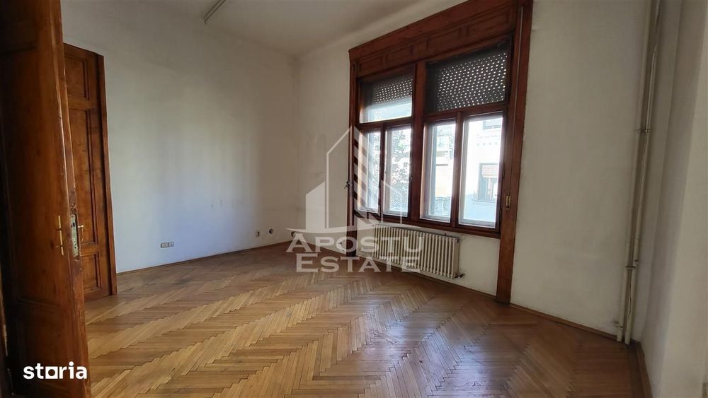 Apartament cu 4 camere, SAD, Piata Victoriei, 180 mp