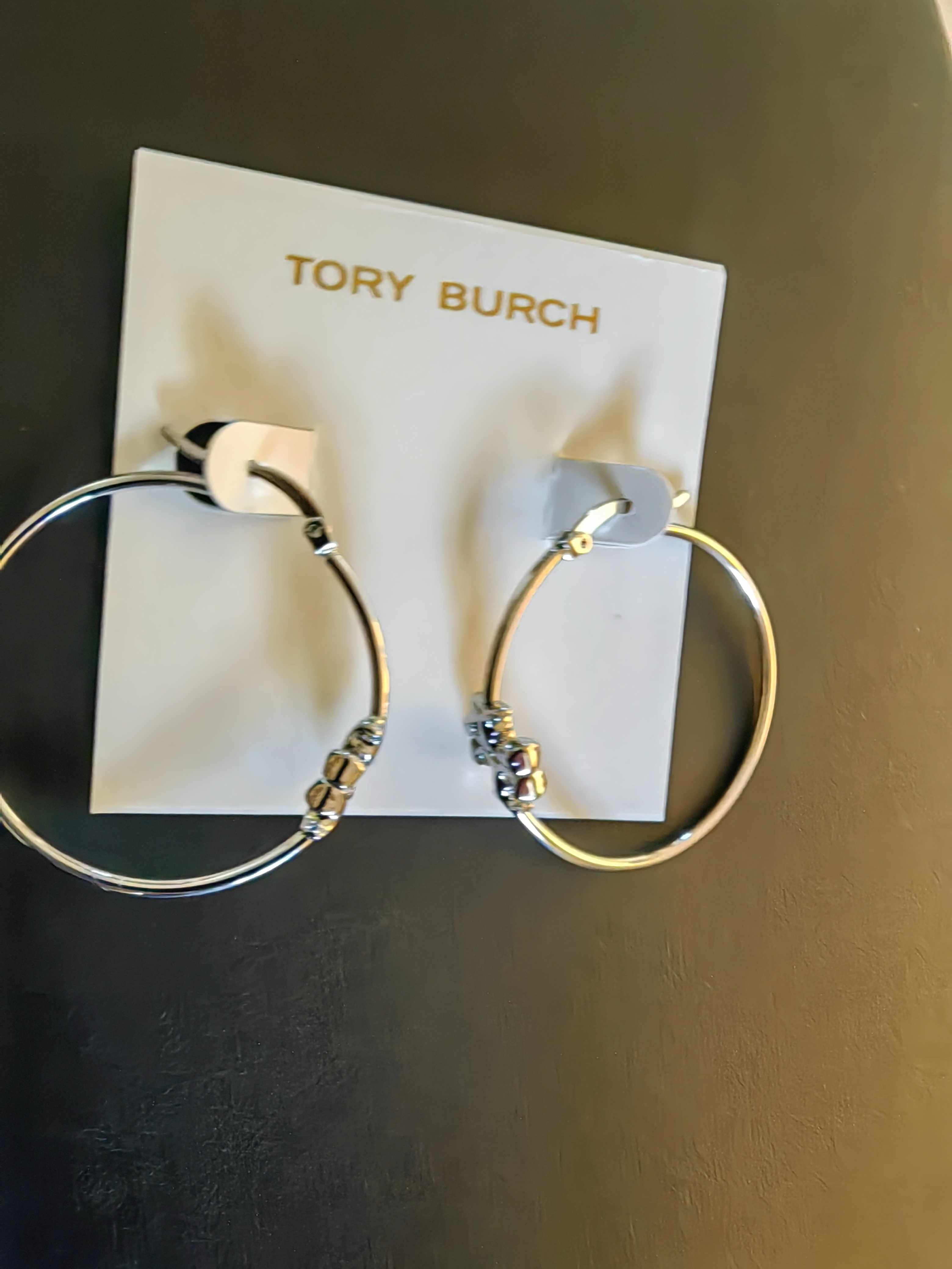 сребристи обеци на Tory Burch - Eleanor hoop earrings