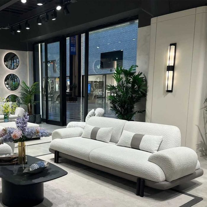 Afacere showroom mobila - la cheie