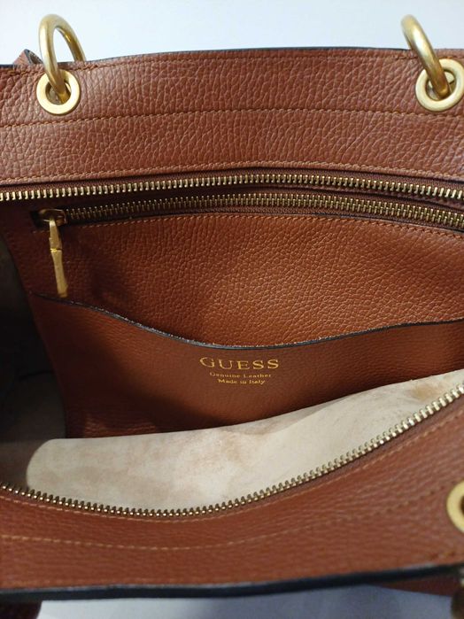 Обемна дамска чанта Guess