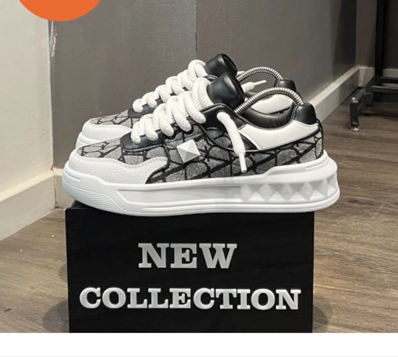 Adidasi copie valentino