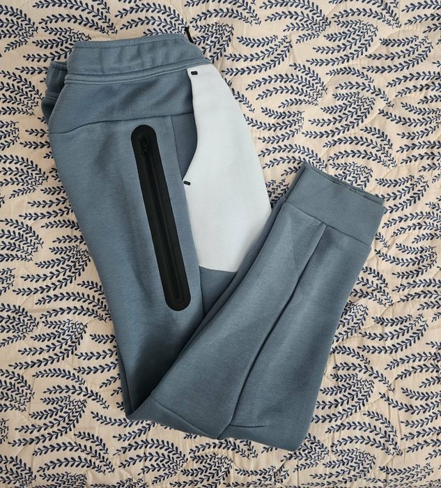 Оригинално ново детско долнище Nike Tech Fleece