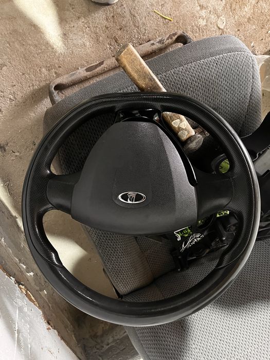 Продам руль на ваз 2114