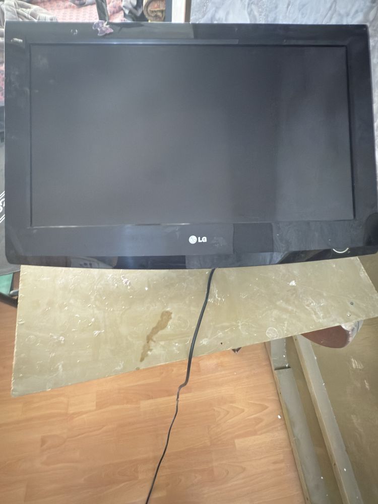 Телевизор LG отличного состаяние б/у