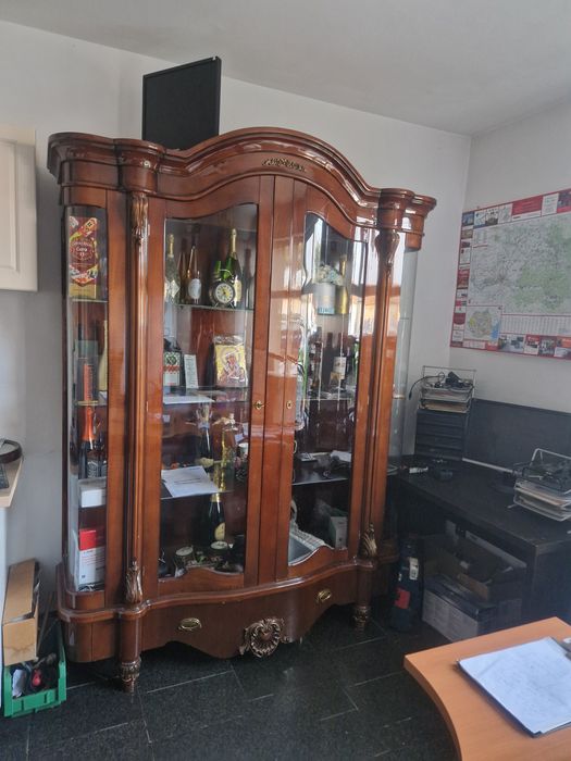 Masă cu scaune sculptură și intarsie