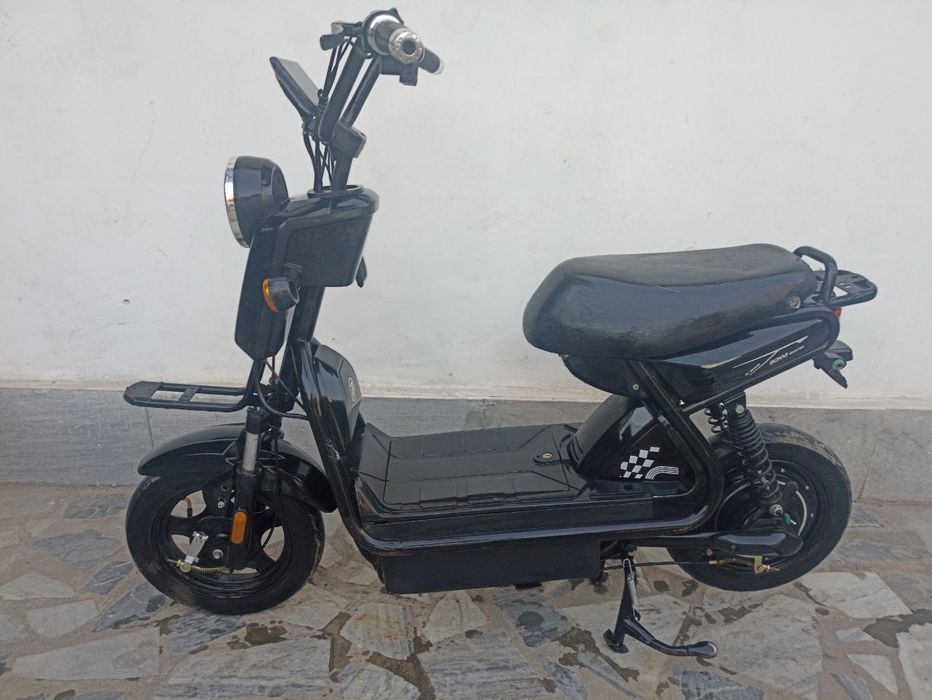 Продается скутр срочно