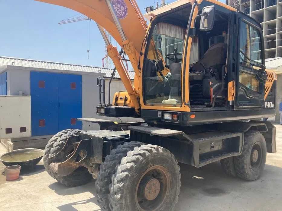 Ekskavator 140w Xizmati arendaga beriladi