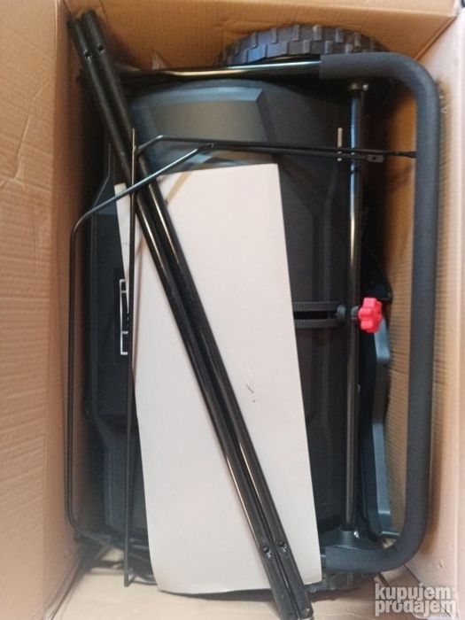 Mașina de maturat frunze in gazon scheppach