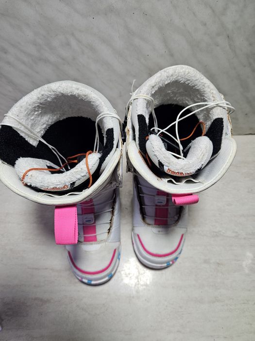 Boots 116 buti placa snowboard   Thirtytwo mărimea 38,5  (24   cm) .