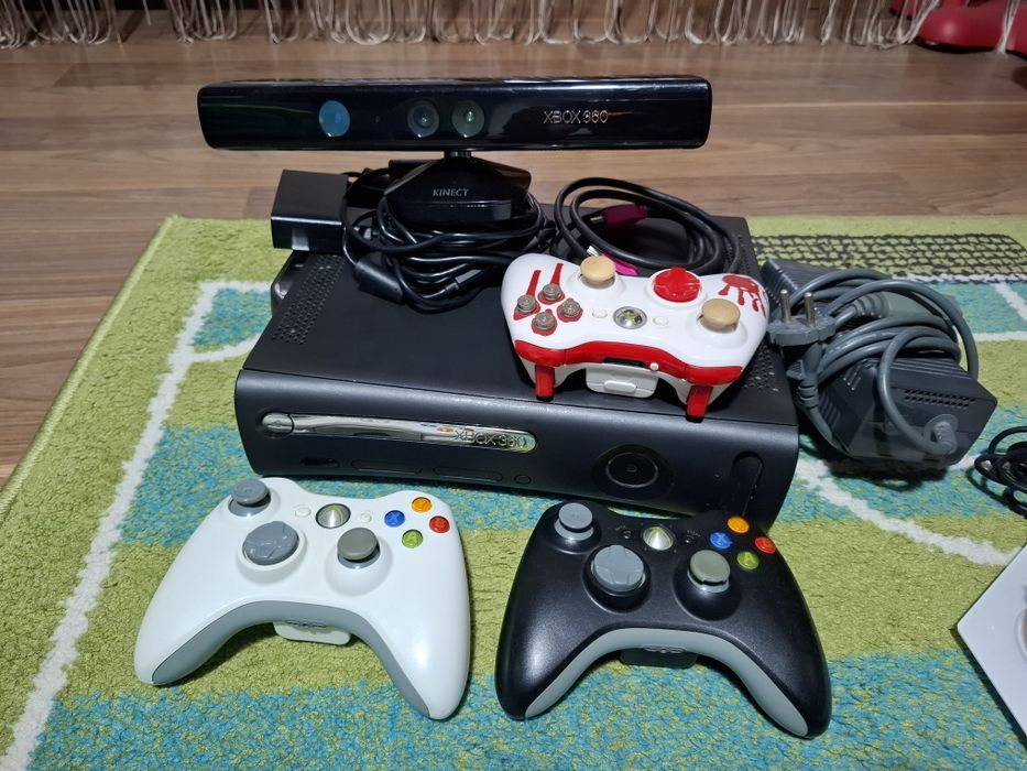 Vand XBOX 360 si sistem KINECT