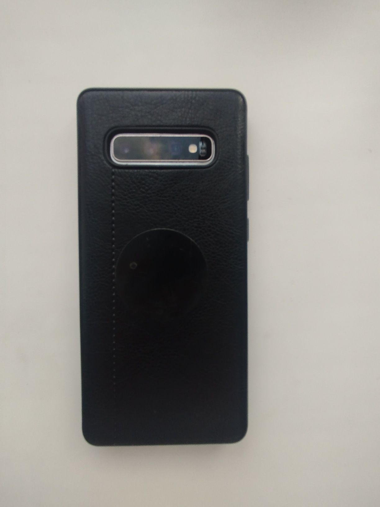 Обменяю либо продам samsung s10+