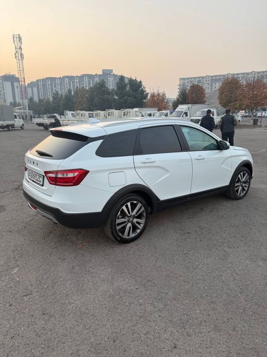Lada vesta sw 2022 yil alisa versiyasi
