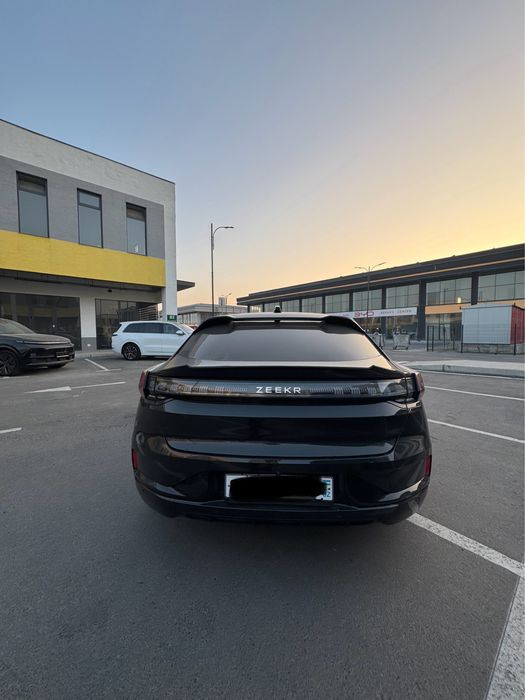 Zeekr 001 YOU qora 33.900$