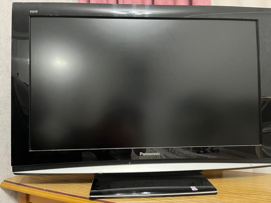ТВ Panasonic Viera 37дюймов, длина 82, ширина 47. Цена 40000 тенге
