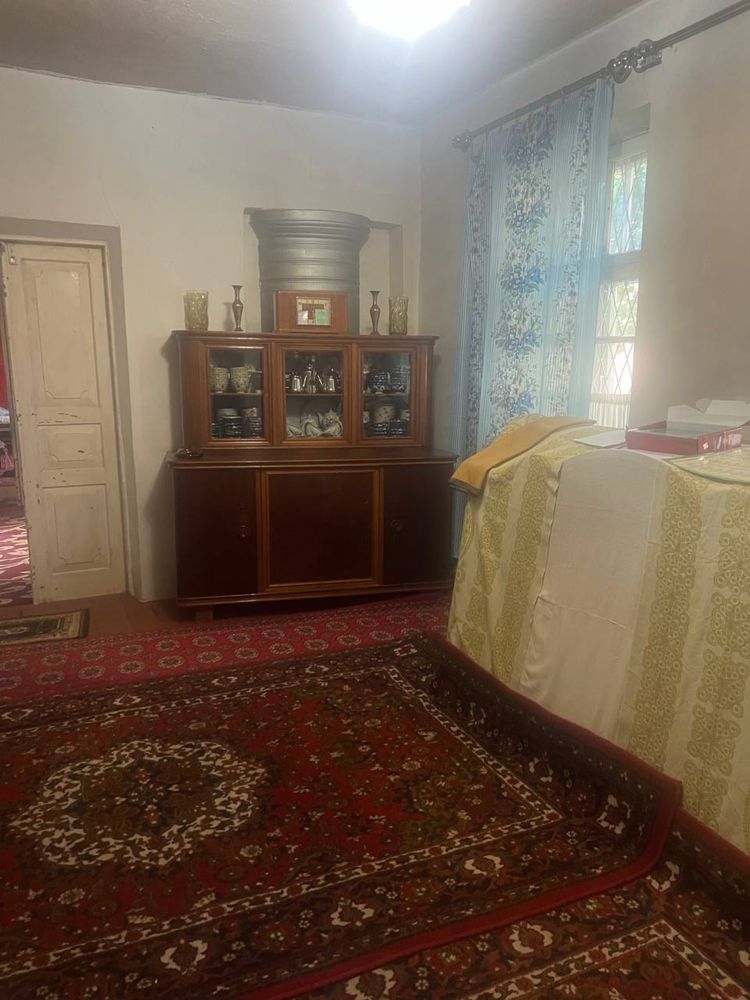 Uy sotiladi 3.2 sotix Bodomzor Yunusobod ROVD