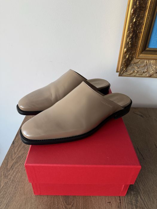 Pantofi Ferragamo