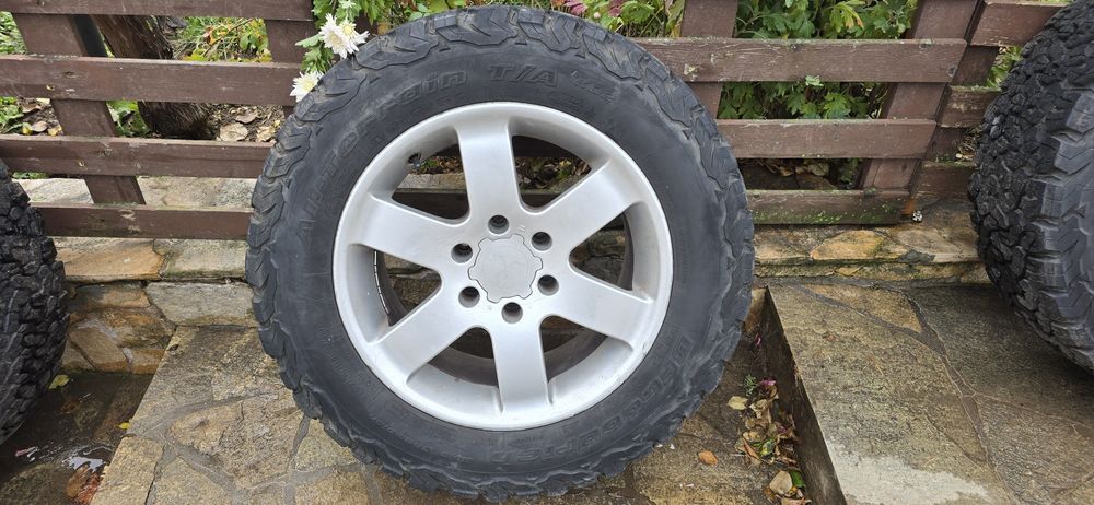 Гуми BFGOODRICH +джанти 18''