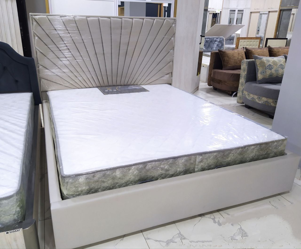Двуспальная кровать  фабричное качество  метало каркас!