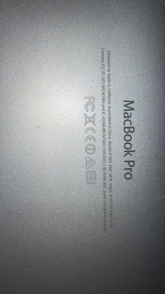 Macbook pro 13,3 8/256
