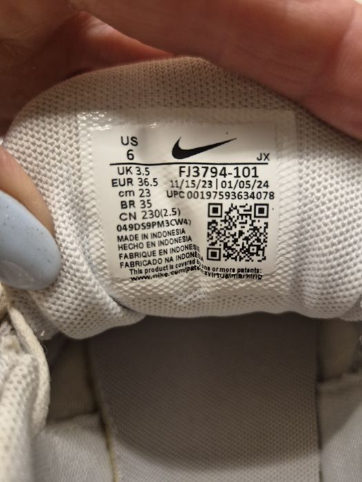 Маратонки NIKE, номер 36,5.