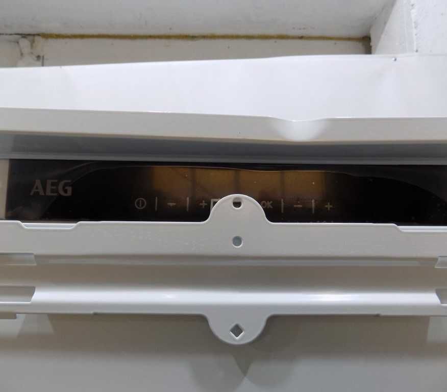 Хладилник за вграждане AEG S18C5T код 3601
